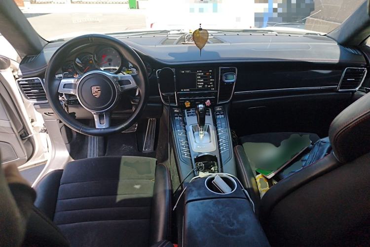 Used Porsche Panamera 2012 Panamera GTS 4.8L Center Console