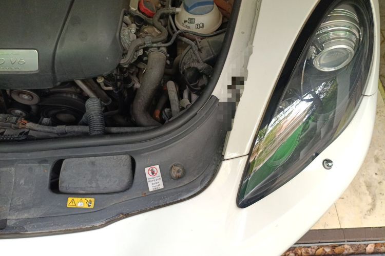 Used Porsche Panamera 2012 Panamera S Hybrid 3.0T Engine Bay Left