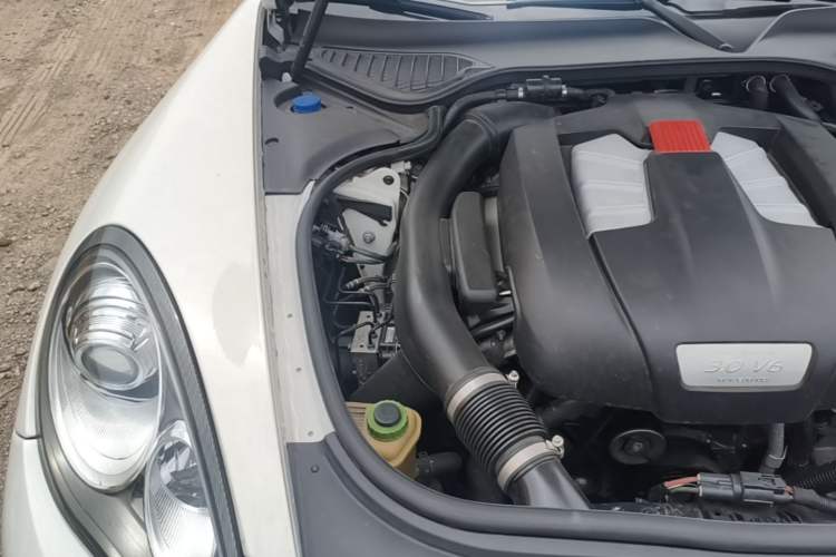 Used Porsche Panamera 2012 Panamera S Hybrid 3.0T Engine Bay Right