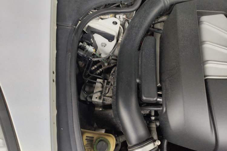 Used Porsche Panamera 2012 Panamera S Hybrid 3.0T Engine Bay Right