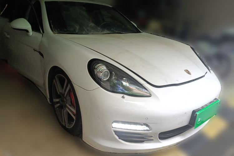 Used Porsche Panamera 2012 Panamera S Hybrid 3.0T Front Right 45 Deg