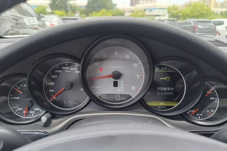 Used Porsche Panamera 2012 Panamera S Hybrid 3.0T Instrument Cluster