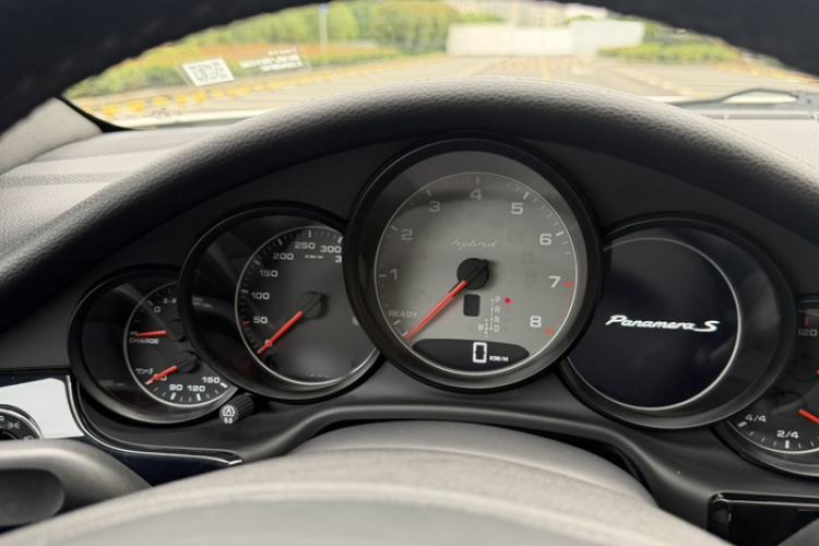 Used Porsche Panamera 2012 Panamera S Hybrid 3.0T Instrument Cluster