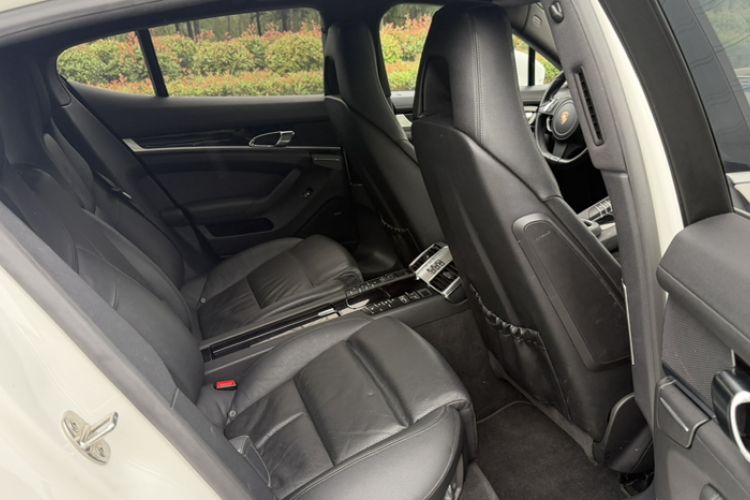 Used Porsche Panamera 2012 Panamera S Hybrid 3.0T Interior 1