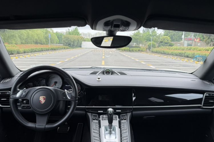 Used Porsche Panamera 2012 Panamera S Hybrid 3.0T Interior 3