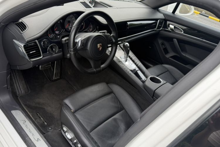 Used Porsche Panamera 2012 Panamera S Hybrid 3.0T Left Front Seat