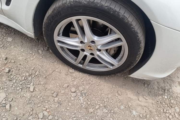Used Porsche Panamera 2012 Panamera S Hybrid 3.0T Right Front Wheel Hub