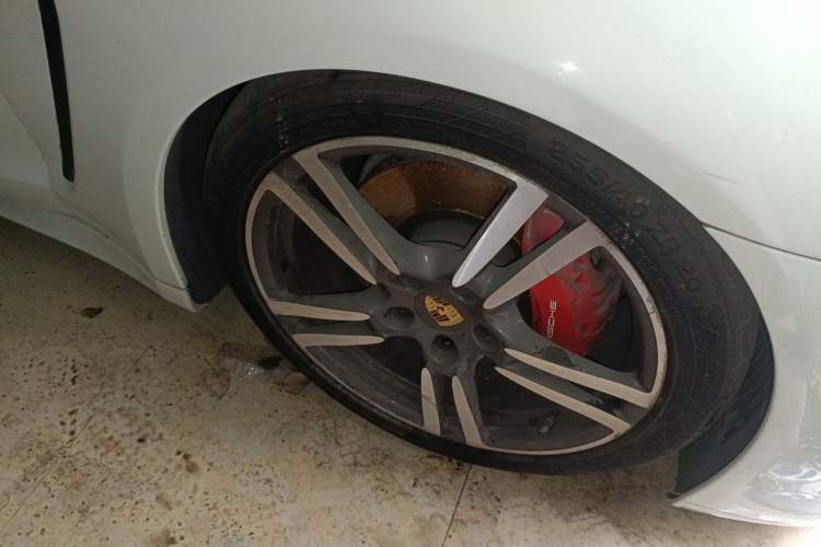 Used Porsche Panamera 2012 Panamera S Hybrid 3.0T Right Front Wheel Hub