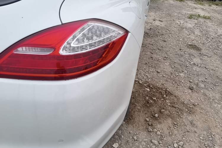 Used Porsche Panamera 2012 Panamera S Hybrid 3.0T Right Rear Taillight