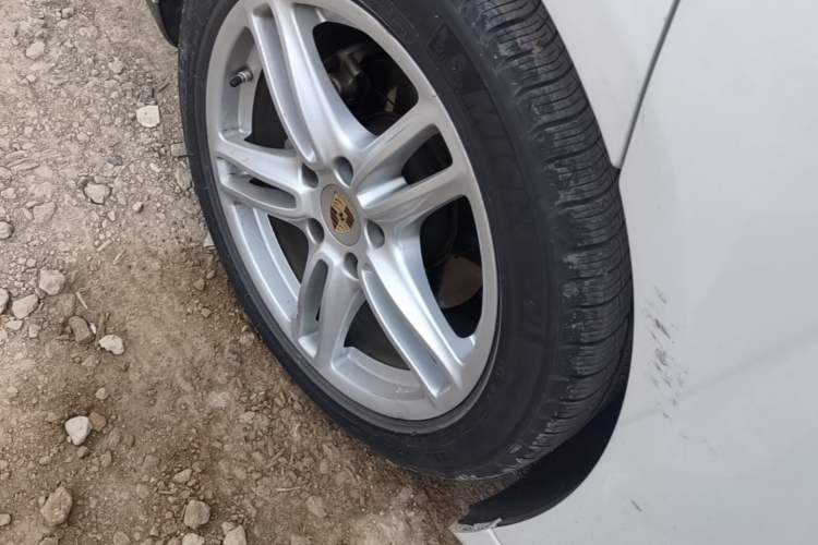 Used Porsche Panamera 2012 Panamera S Hybrid 3.0T Right Rear Wheel Hub