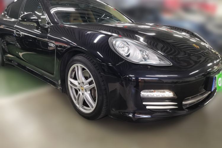 Used Porsche Panamera 2013 Panamera Platinum Edition 3.6L Front Right 45 Deg