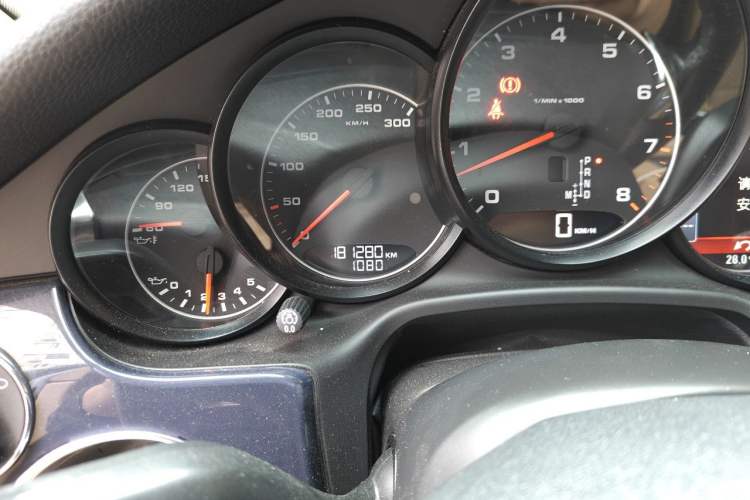 Used Porsche Panamera 2013 Panamera Platinum Edition 3.6L Odometer Close Up