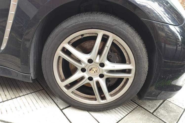 Used Porsche Panamera 2013 Panamera Platinum Edition 3.6L Right Front Wheel Hub