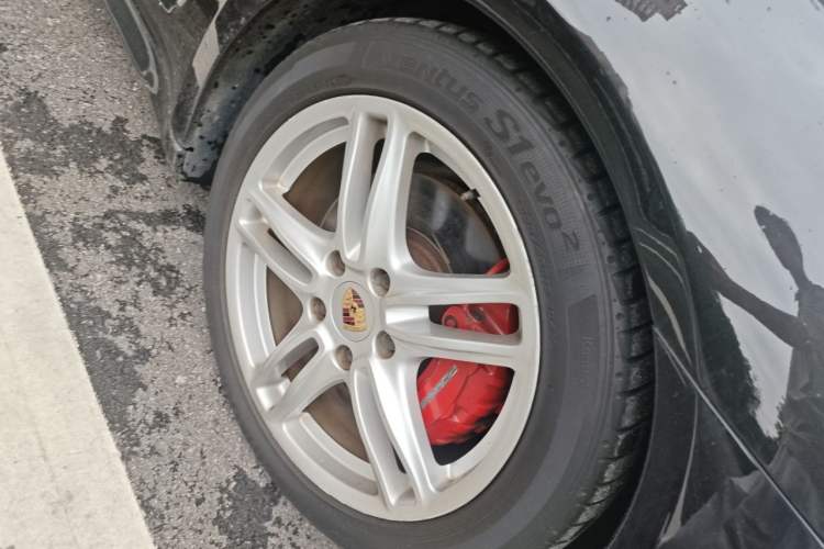 Used Porsche Panamera 2013 Panamera 4 Platinum Edition 3.6L Right Front Wheel Hub