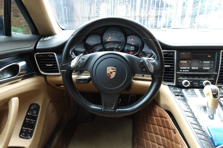 Used Porsche Panamera 2013 Panamera Platinum Edition 3.6L Steering Wheel
