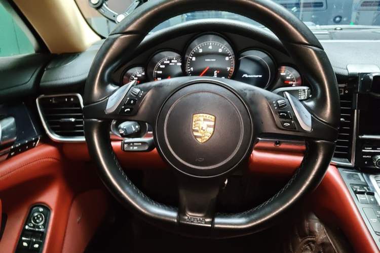 Used Porsche Panamera 2013 Panamera Platinum Edition 3.6L Steering Wheel