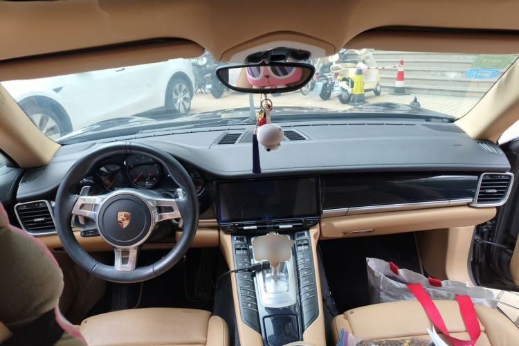 Used Porsche Panamera 2013 Panamera 4 Platinum Edition 3.6L Center Console