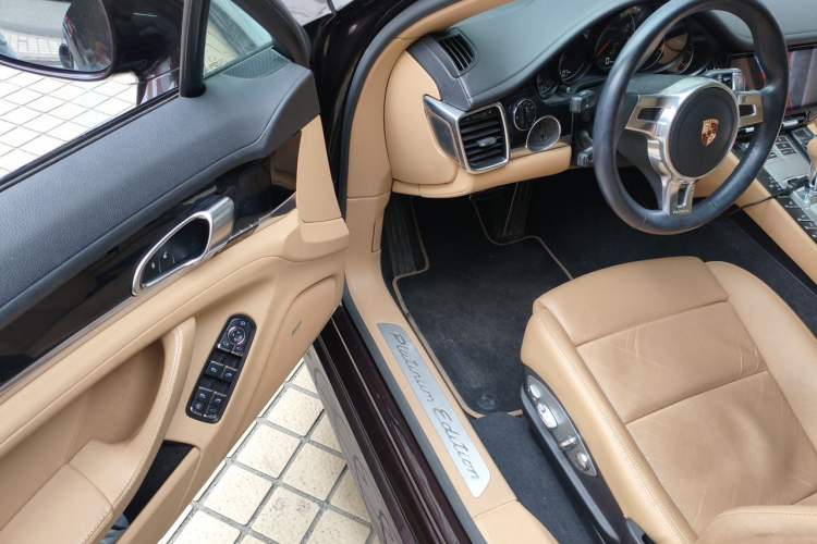 Used Porsche Panamera 2013 Panamera 4 Platinum Edition 3.6L Driver Seat