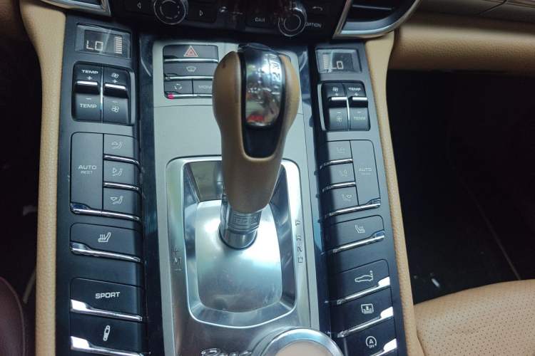 Used Porsche Panamera 2013 Panamera Platinum Edition 3.6L Gear Lever