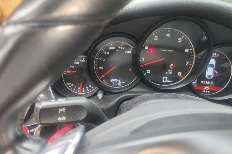 Used Porsche Panamera 2013 Panamera 4 Platinum Edition 3.6L Odometer Close Up