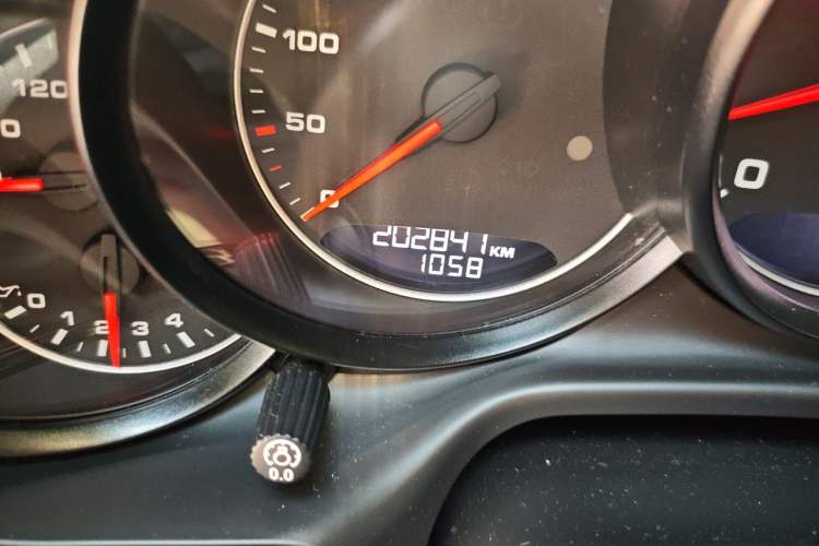Used Porsche Panamera 2013 Panamera 4 Platinum Edition 3.6L Odometer Close Up