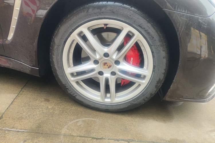 Used Porsche Panamera 2013 Panamera 4 Platinum Edition 3.6L Right Front Wheel Hub