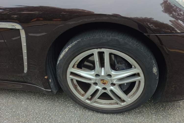 Used Porsche Panamera 2013 Panamera Platinum Edition 3.6L Right Front Wheel Hub