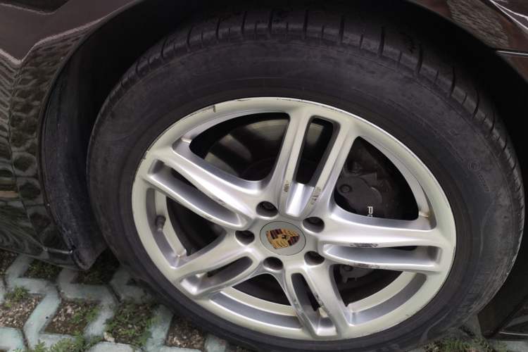 Used Porsche Panamera 2013 Panamera 4 Platinum Edition 3.6L Right Front Wheel Hub