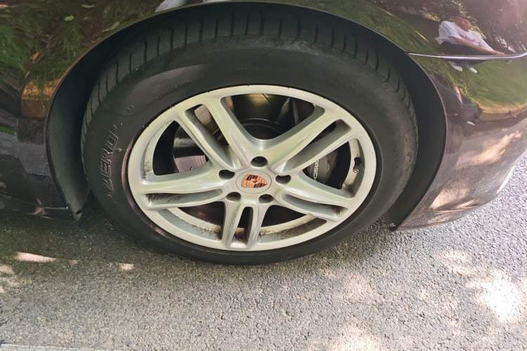 Used Porsche Panamera 2013 Panamera 4 Platinum Edition 3.6L Right Front Wheel Hub