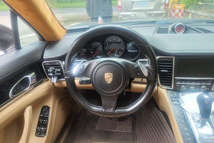 Used Porsche Panamera 2013 Panamera 4 Platinum Edition 3.6L Steering Wheel