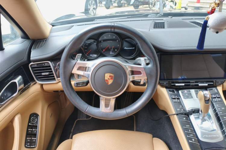 Used Porsche Panamera 2013 Panamera 4 Platinum Edition 3.6L Steering Wheel