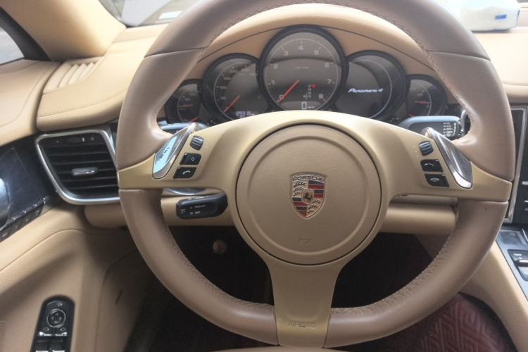 Used Porsche Panamera 2013 Panamera 4 Platinum Edition 3.6L Steering Wheel
