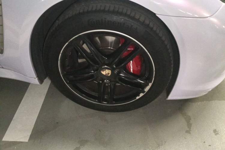Used Porsche Panamera 2013 Panamera 4 Platinum Edition 3.6L Right Front Wheel Hub