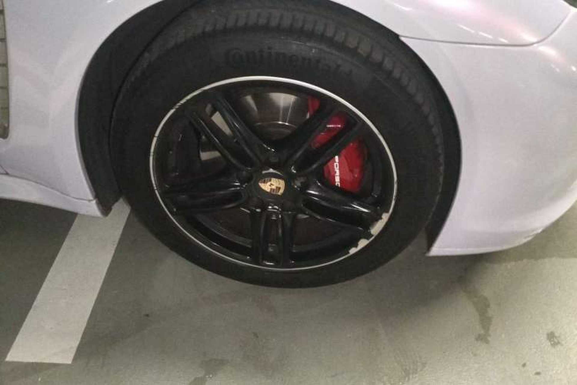 Used Porsche Panamera 2013 Panamera 4 Platinum Edition 3.6L Right Front Wheel Hub