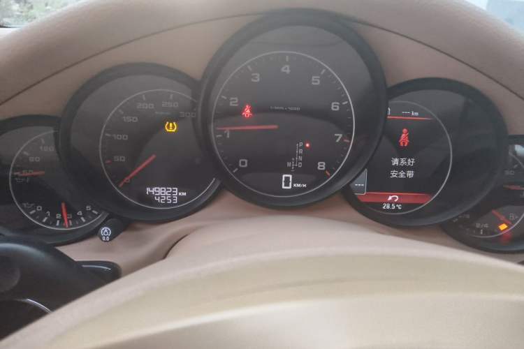 Used Porsche Panamera 2013 Panamera 4 Platinum Edition 3.6L Odometer Close Up