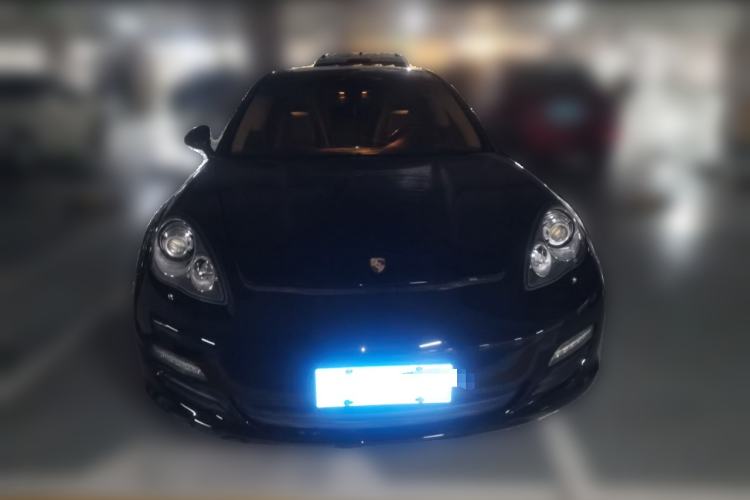 Used Porsche Panamera  Front