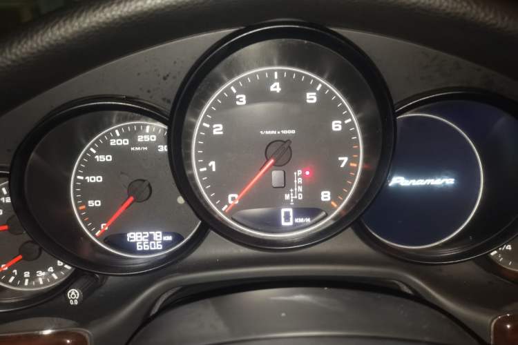 Used Porsche Panamera  Instrument Cluster