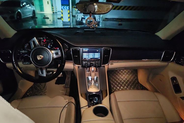 Used Porsche Panamera 2013 Panamera Platinum Edition 3.6L Center Console