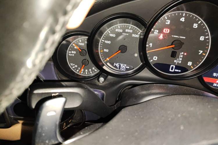 Used Porsche Panamera 2013 Panamera Platinum Edition 3.6L Odometer Close Up