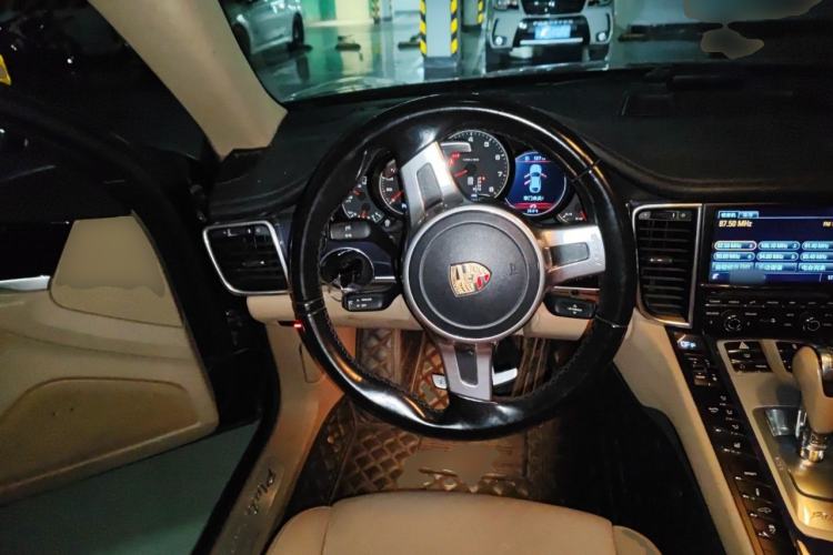 Used Porsche Panamera 2013 Panamera Platinum Edition 3.6L Steering Wheel