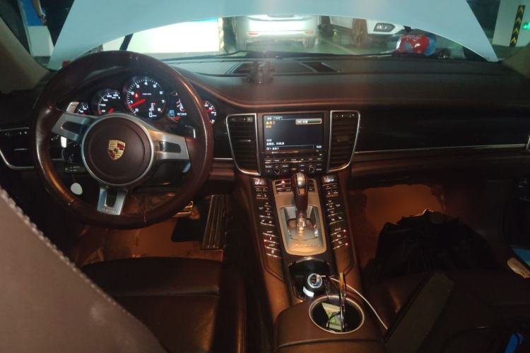 Used Porsche Panamera 2013 Panamera Platinum Edition 3.6L Center Console