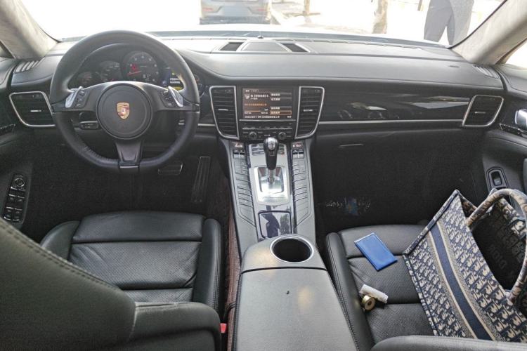 Used Porsche Panamera 2013 Panamera 4 Platinum Edition 3.6L Center Console