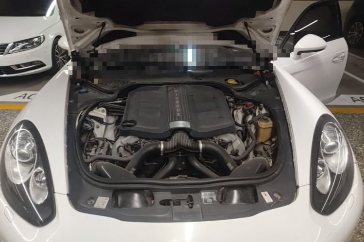 Used Porsche Panamera  Engine Bay