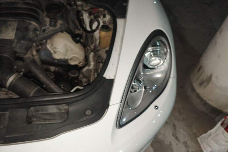 Used Porsche Panamera  Engine Bay Left