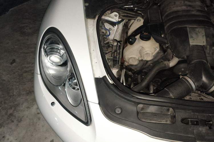 Used Porsche Panamera  Engine Bay Right