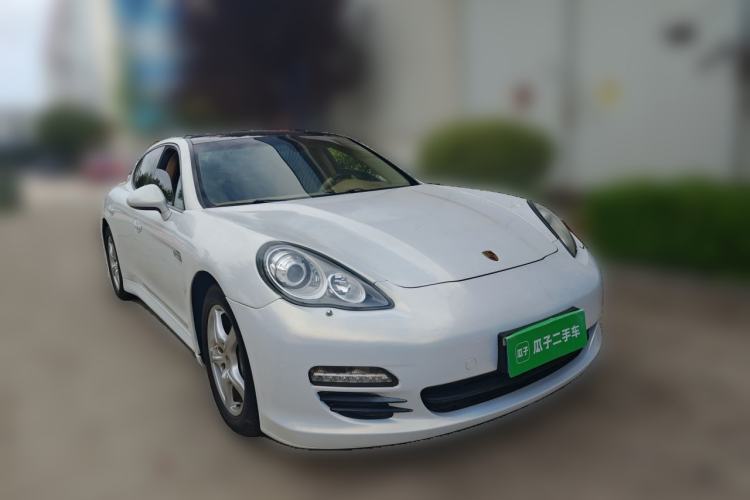 Used Porsche Panamera 2013 Panamera 4 Platinum Edition 3.6L Front Right 45 Deg