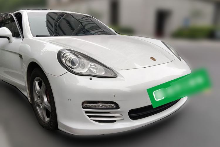 Used Porsche Panamera 2013 Panamera 4 Platinum Edition 3.6L Front Right 45 Deg