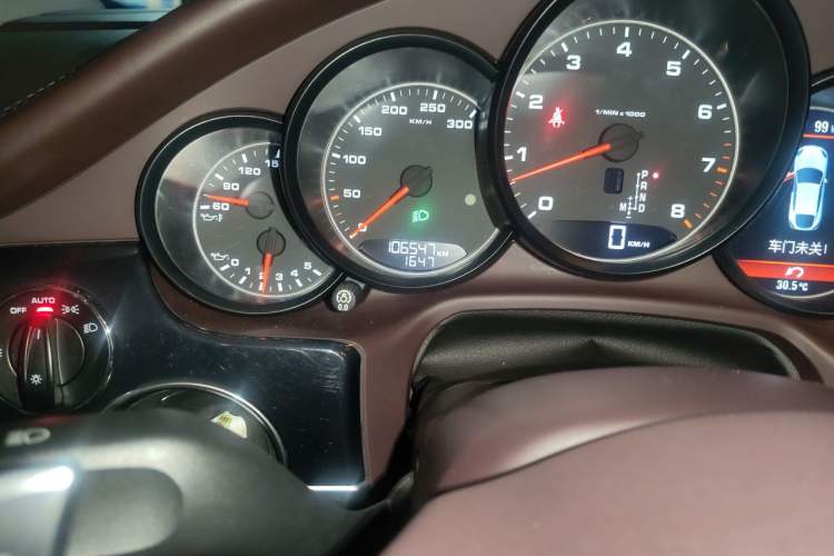 Used Porsche Panamera 2013 Panamera Platinum Edition 3.6L Odometer Close Up