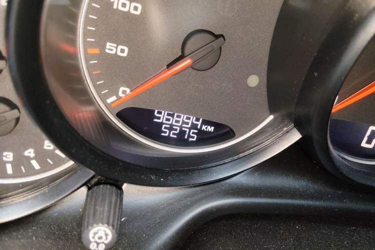 Used Porsche Panamera 2013 Panamera 4 Platinum Edition 3.6L Odometer Close Up