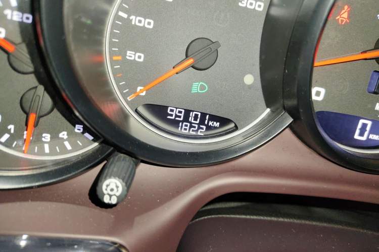 Used Porsche Panamera 2013 Panamera Platinum Edition 3.6L Odometer Close Up